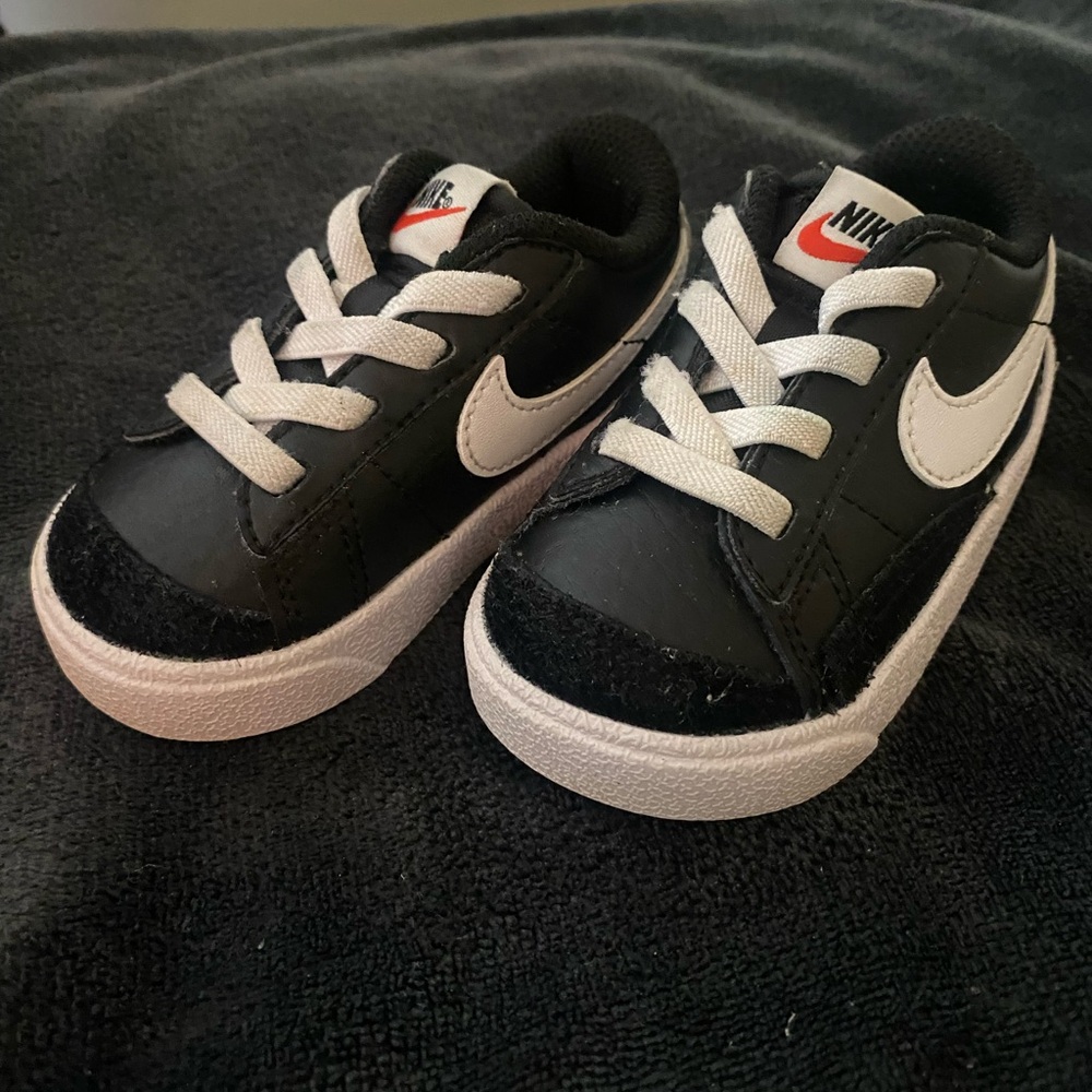 Black Nike